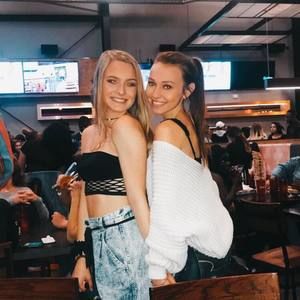 Meet your Posher, Abbey